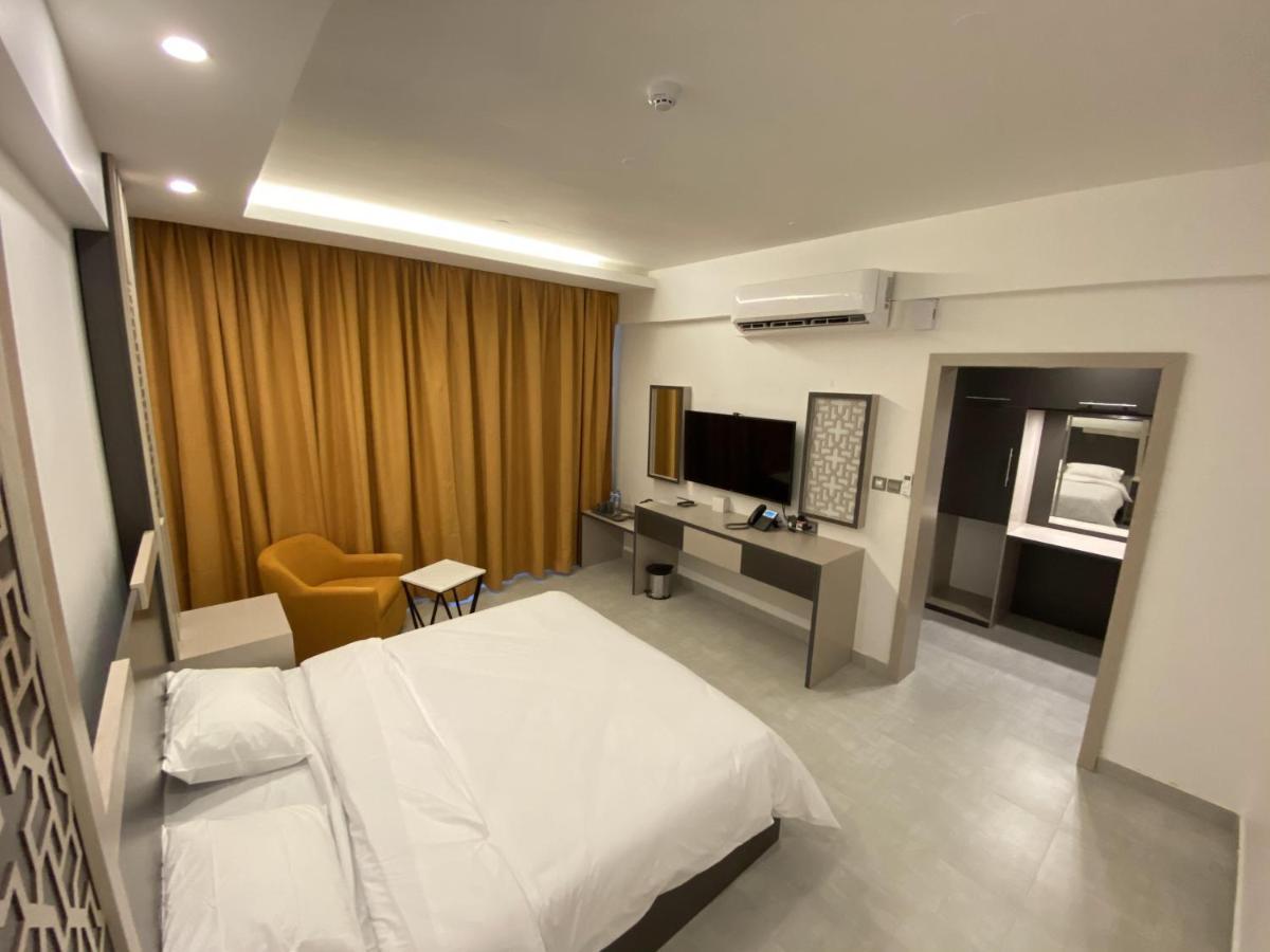 Alfalak Hotel Seeb Exterior foto